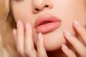 peach color of lipstick on large lips..jpg